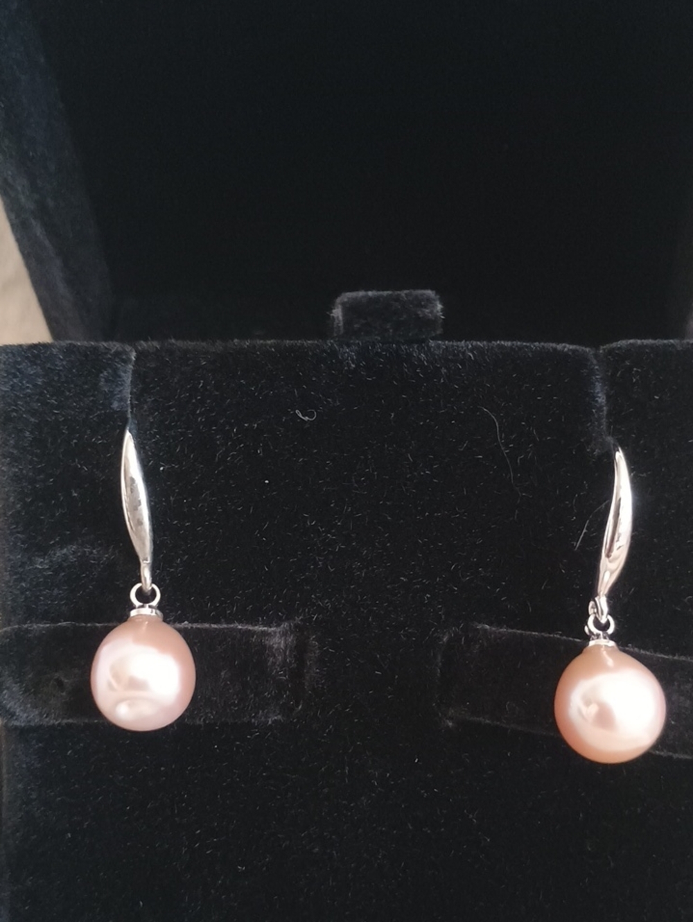 LOW START!!! New Genuine Pearl Earrings In a Pink Champagne Hue - Picture 3 of 3